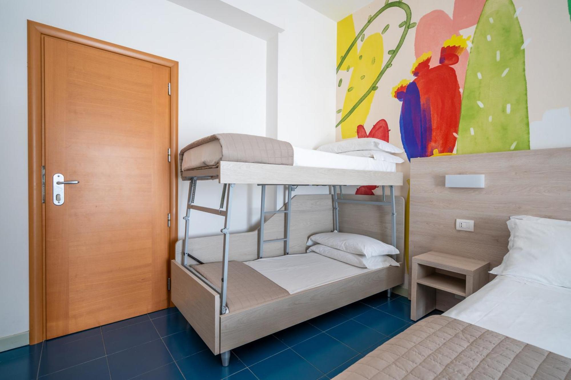 Lotus Hotel All Inclusive & Spiaggia Римини Екстериор снимка