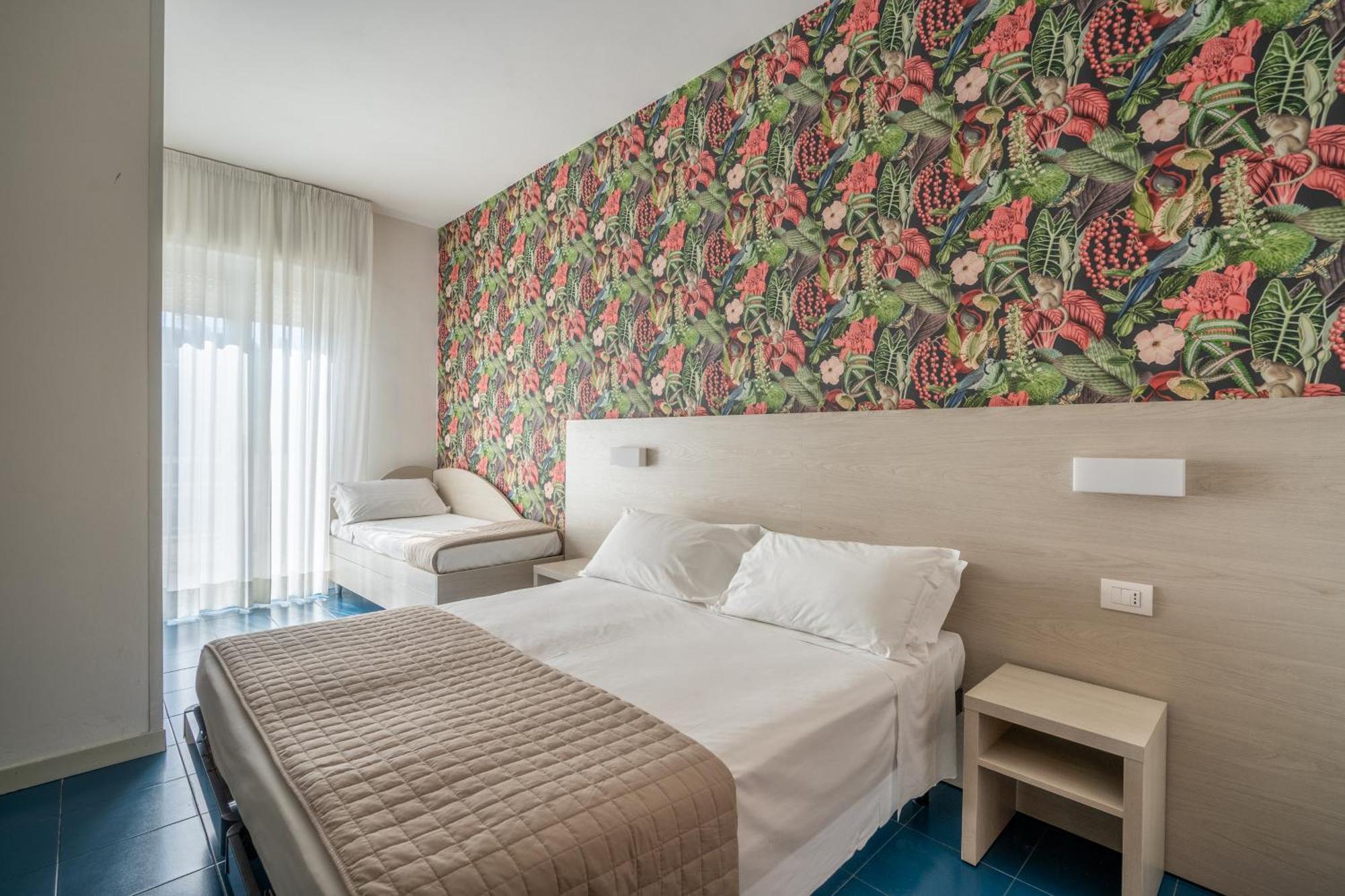Lotus Hotel All Inclusive & Spiaggia Римини Екстериор снимка
