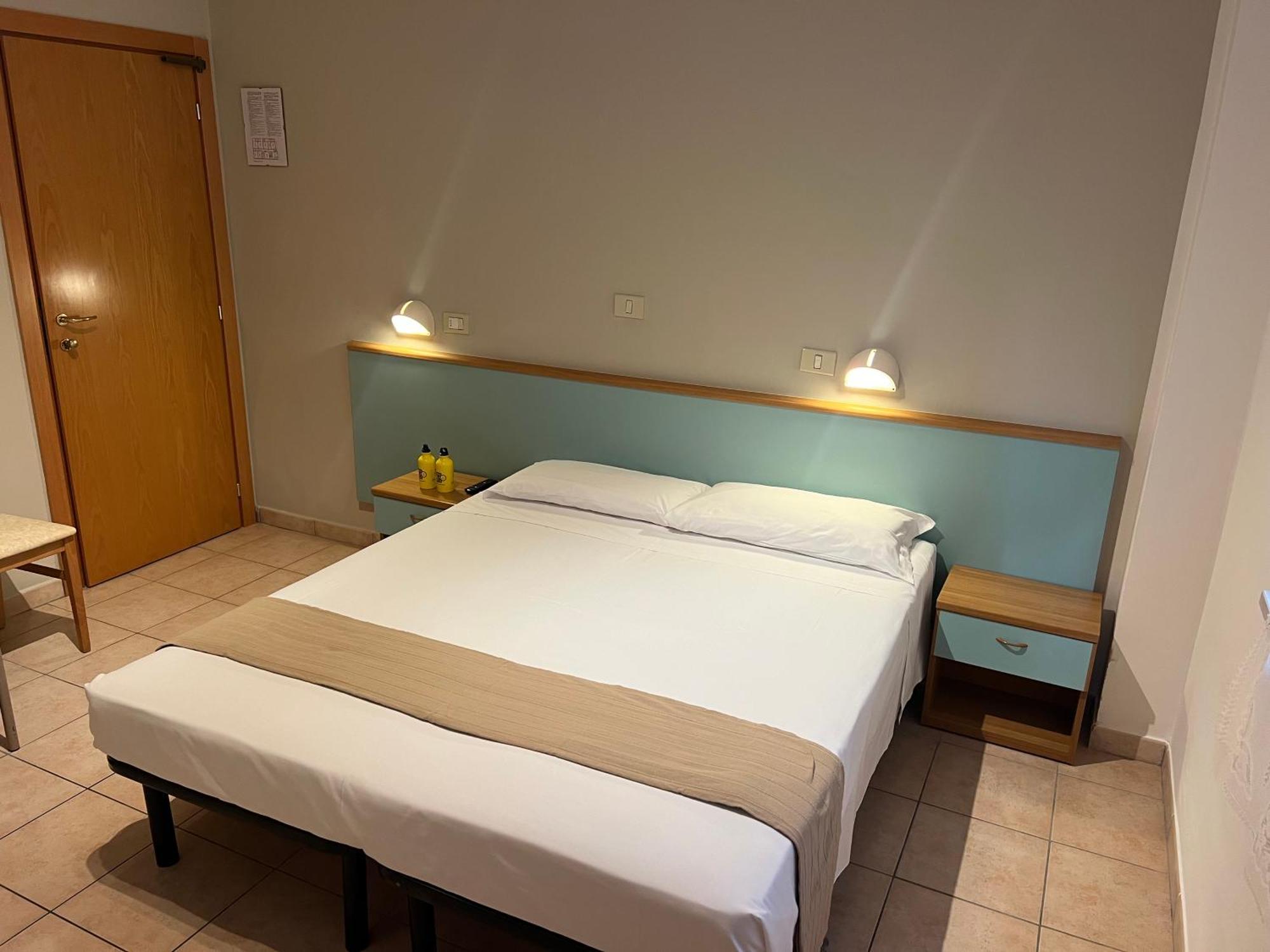 Lotus Hotel All Inclusive & Spiaggia Римини Екстериор снимка