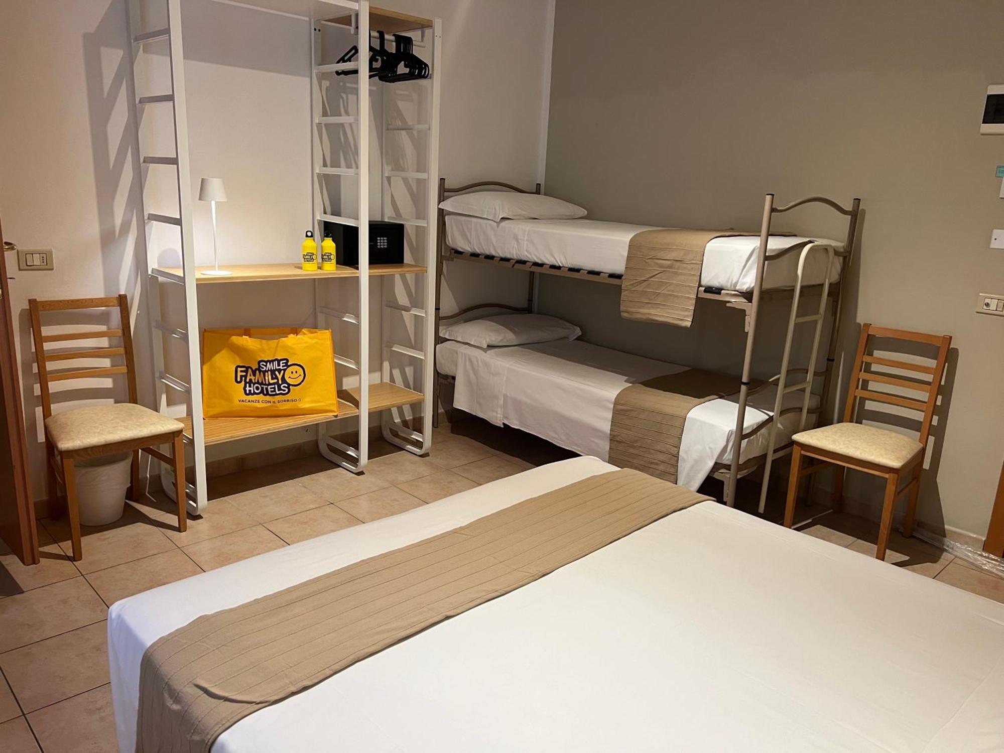 Lotus Hotel All Inclusive & Spiaggia Римини Екстериор снимка