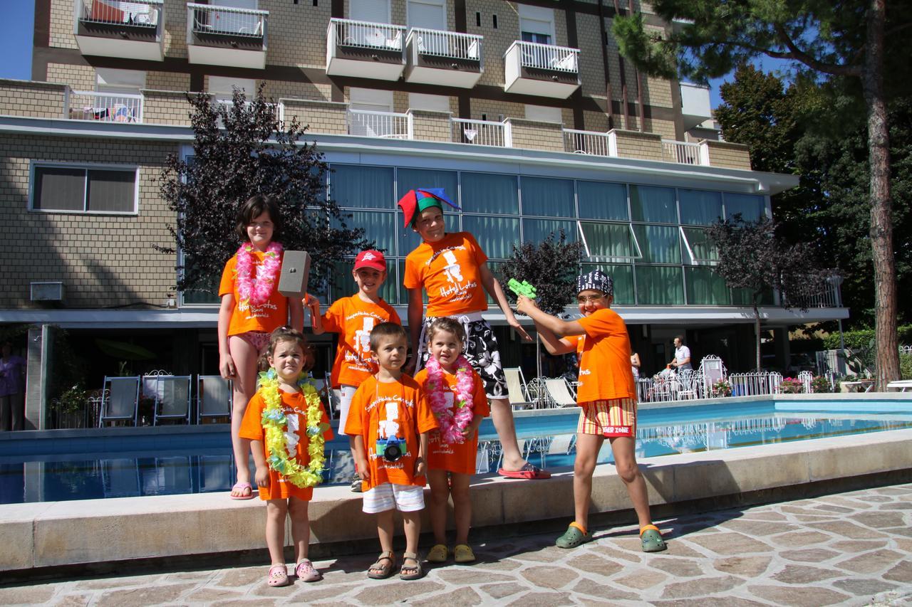 Lotus Hotel All Inclusive & Spiaggia Римини Екстериор снимка