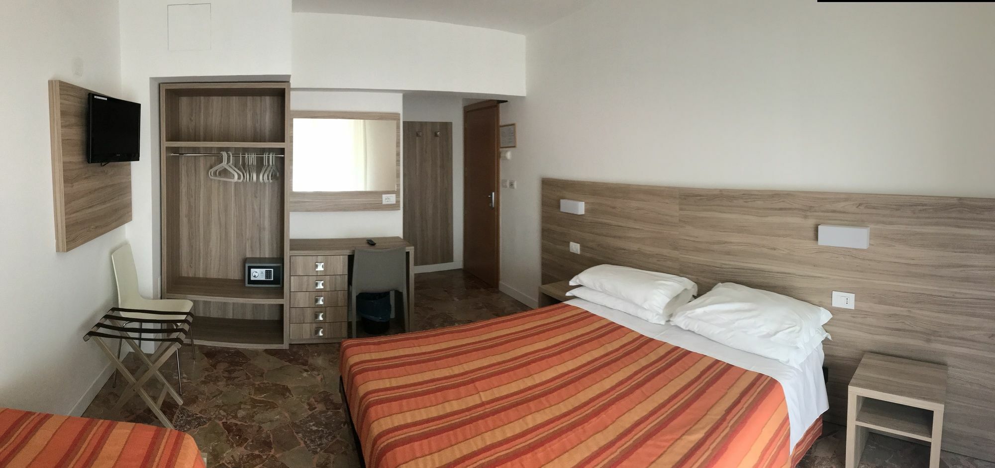 Lotus Hotel All Inclusive & Spiaggia Римини Екстериор снимка